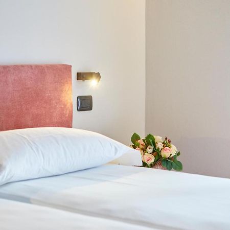 Residenza Ai Ferrari Apartment Riva del Garda Luaran gambar